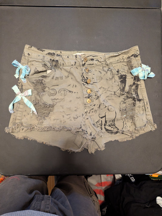 Bowtie Shorts (14R)